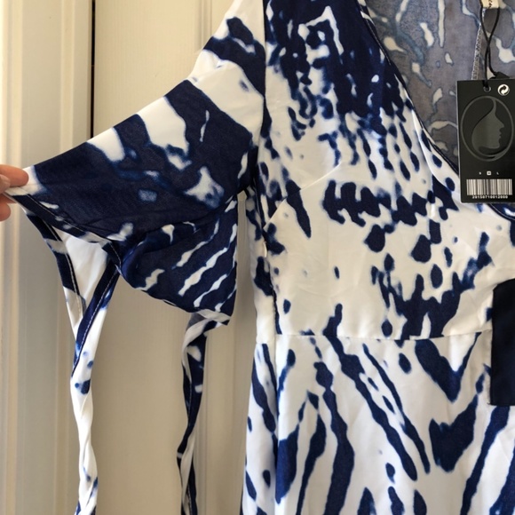 ZULILY BRAND NEW DRESS(M) - Picture 2 of 3